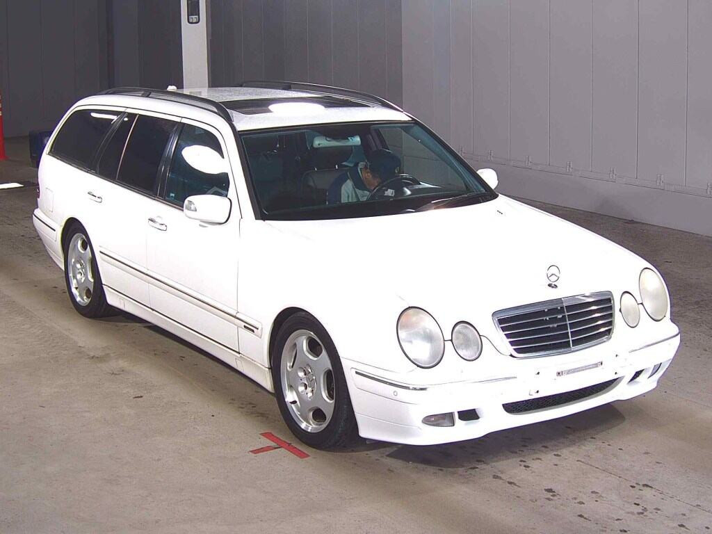 Mercedes Benz E-Class Stationwagon 2002 z aukcji japońskiej