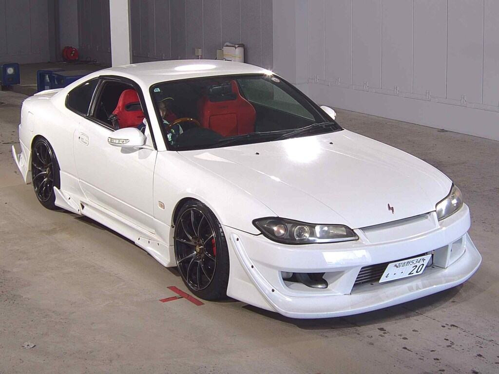 Nissan Silvia 2000 z aukcji japońskiej