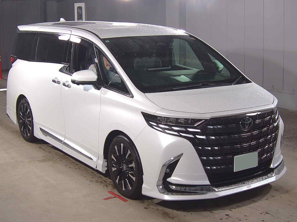 Toyota Alphard Hybrid 2024 z aukcji japońskiej
