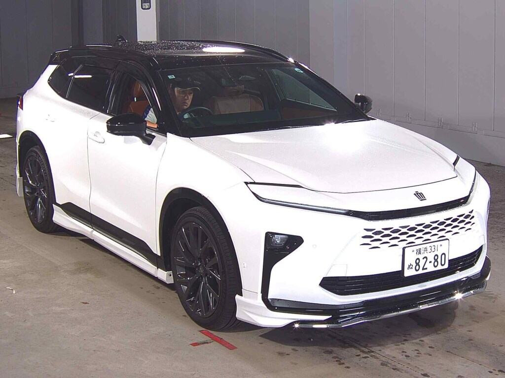 Toyota Crown Estate 2025 z aukcji japońskiej