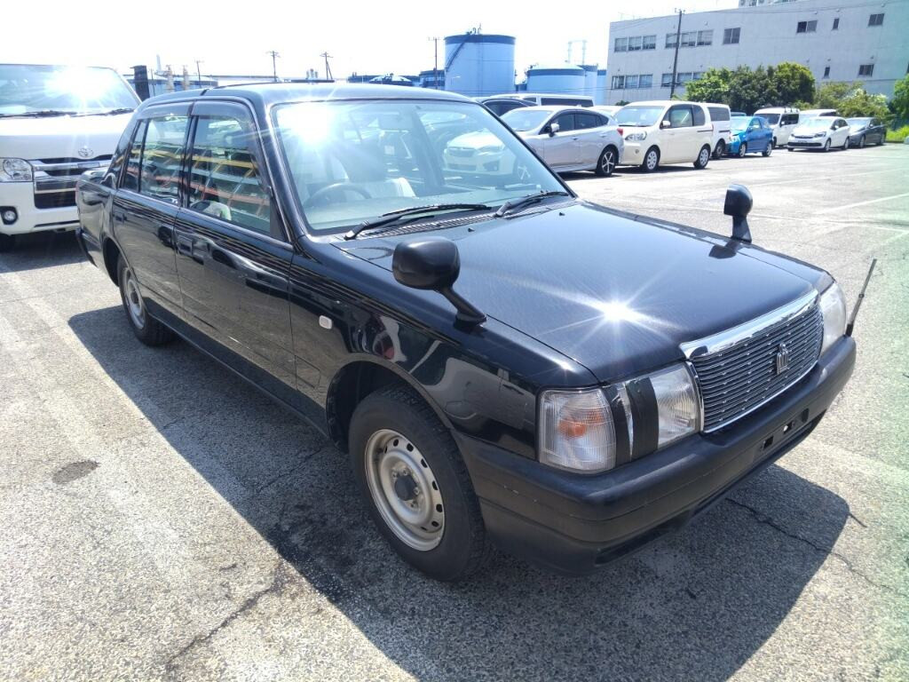 Toyota Crown Comfort 2014 z aukcji japońskiej