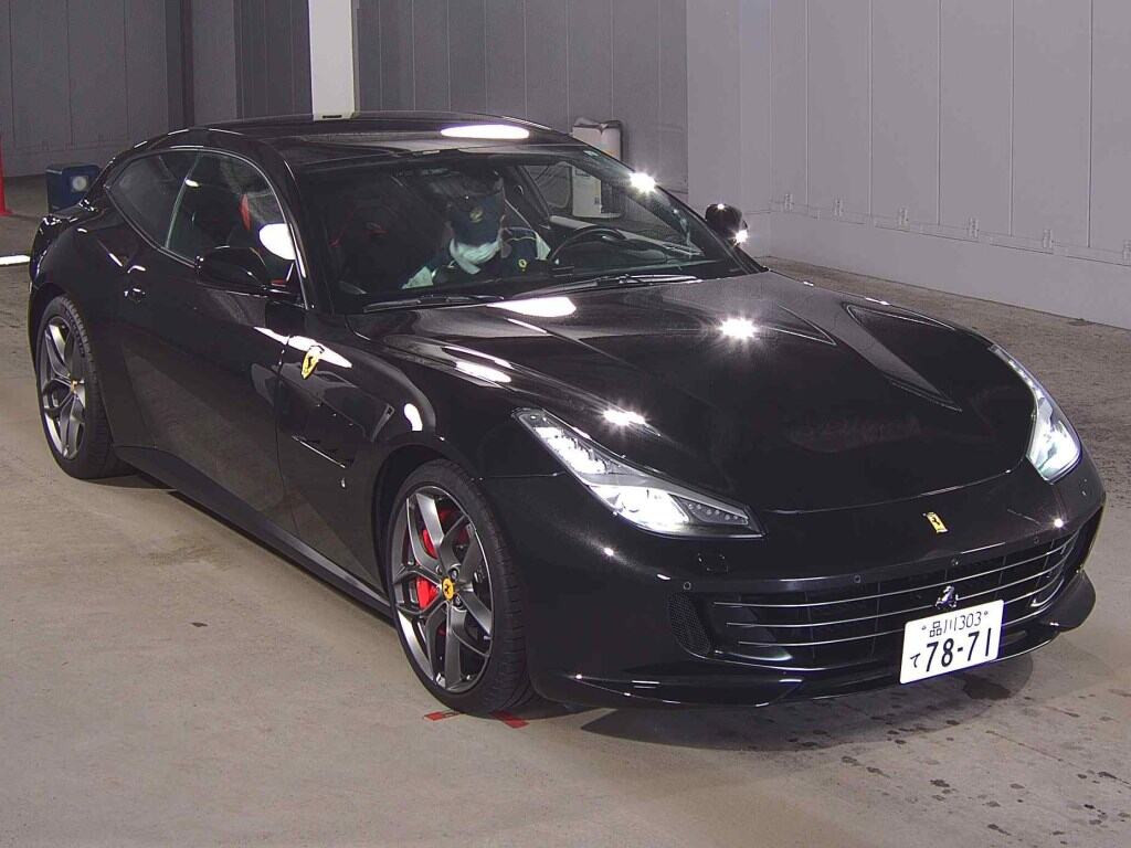 Ferrari GTC4 Lusso 2017 z aukcji japońskiej