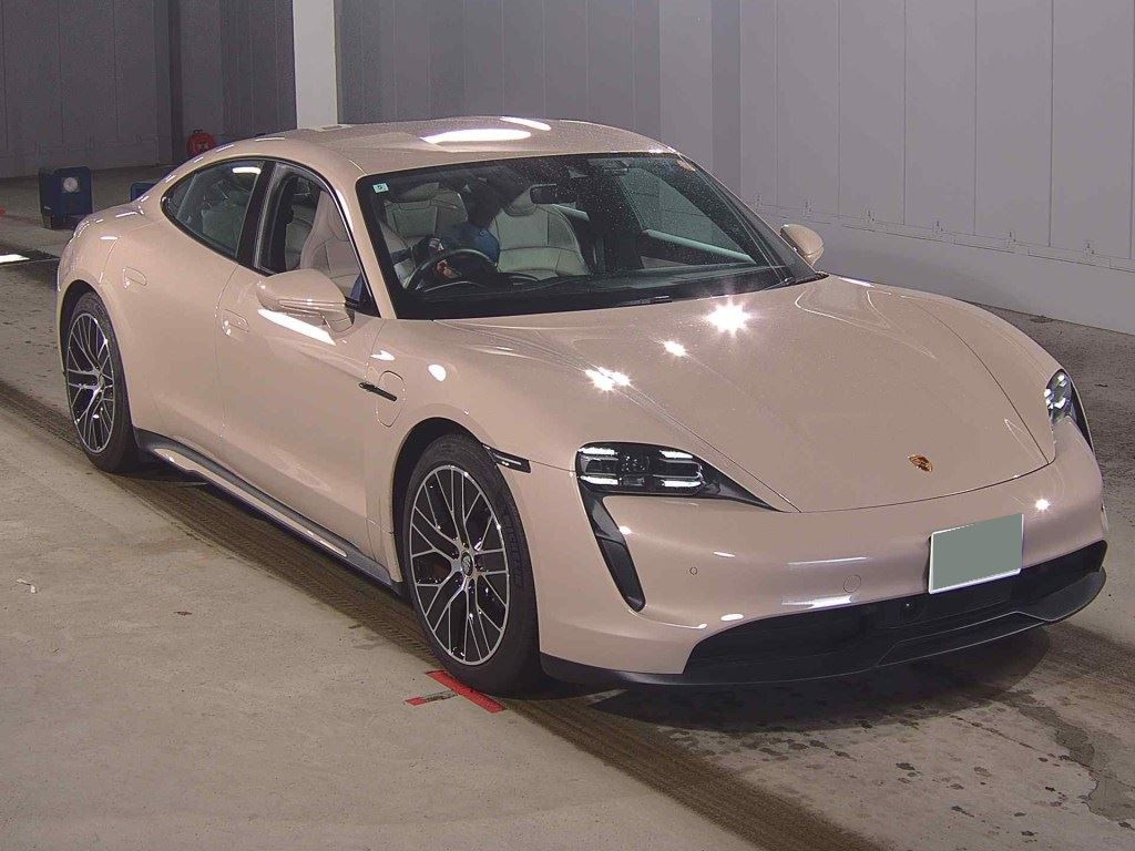 Porsche Taycan 2022 з японського аукціону