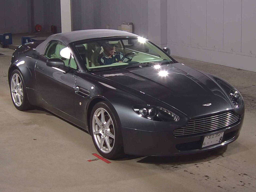 Aston Martin V8 Vantage 2007 z aukcji japońskiej