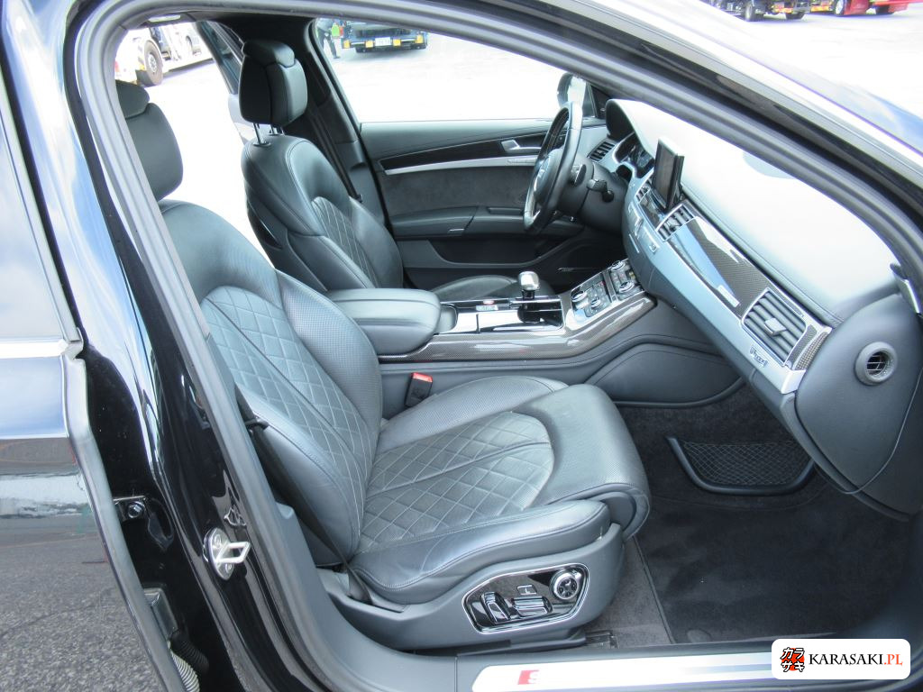 2015 Audi S8 4WD Base Grade 12