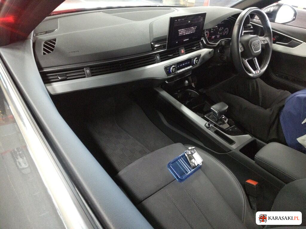 2022 Audi A4 Avant 35TDI S Line 5