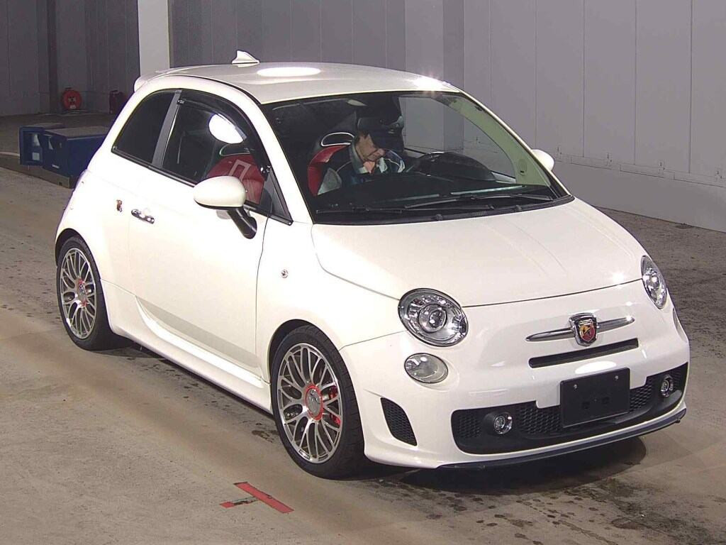 Abarth 500 2011 z aukcji japońskiej
