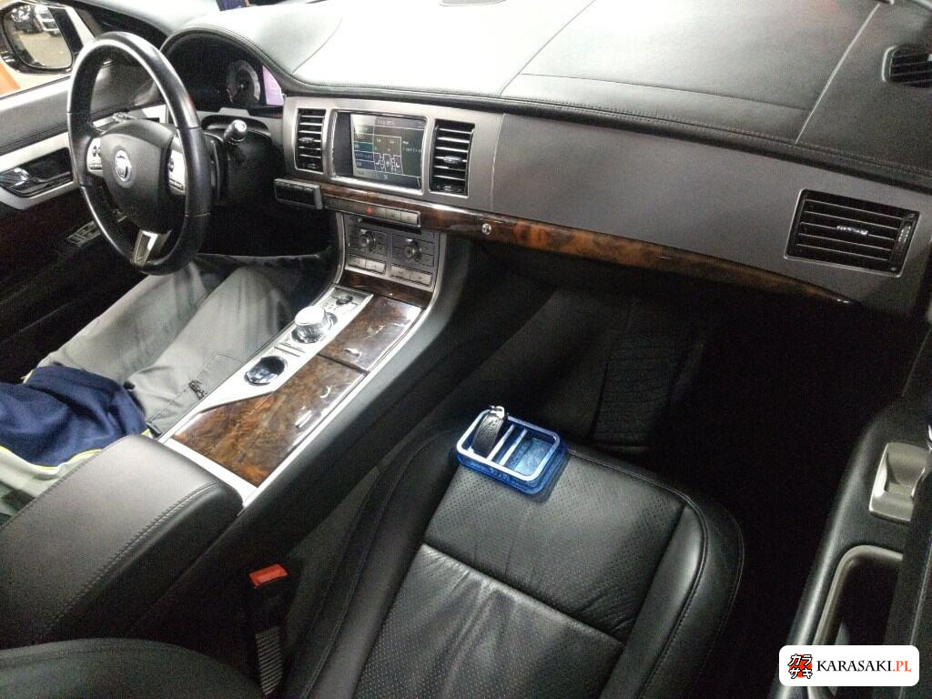 2011 Jaguar XF 3.0 Premium Luxury 5