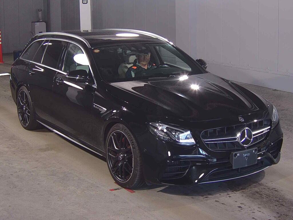 Mercedes-AMG E-Class Stationwagon 2018 z aukcji japońskiej