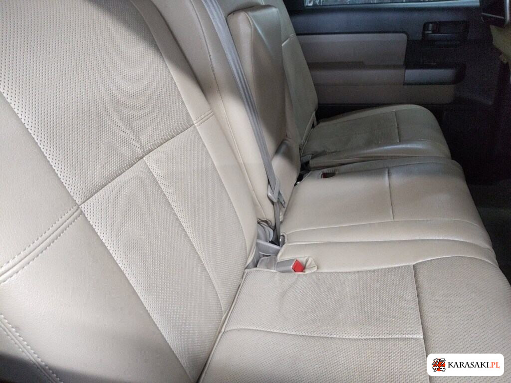2010 America Toyota Sequoia 5D 4WD 6