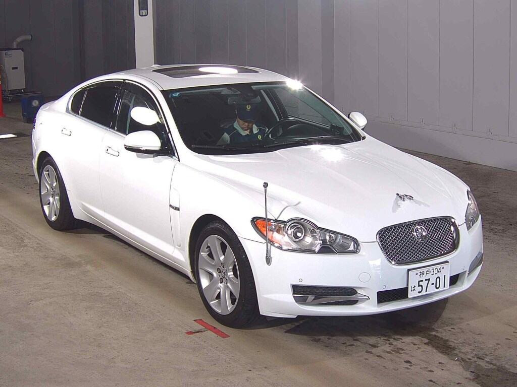 Jaguar XF 2011 z aukcji japońskiej