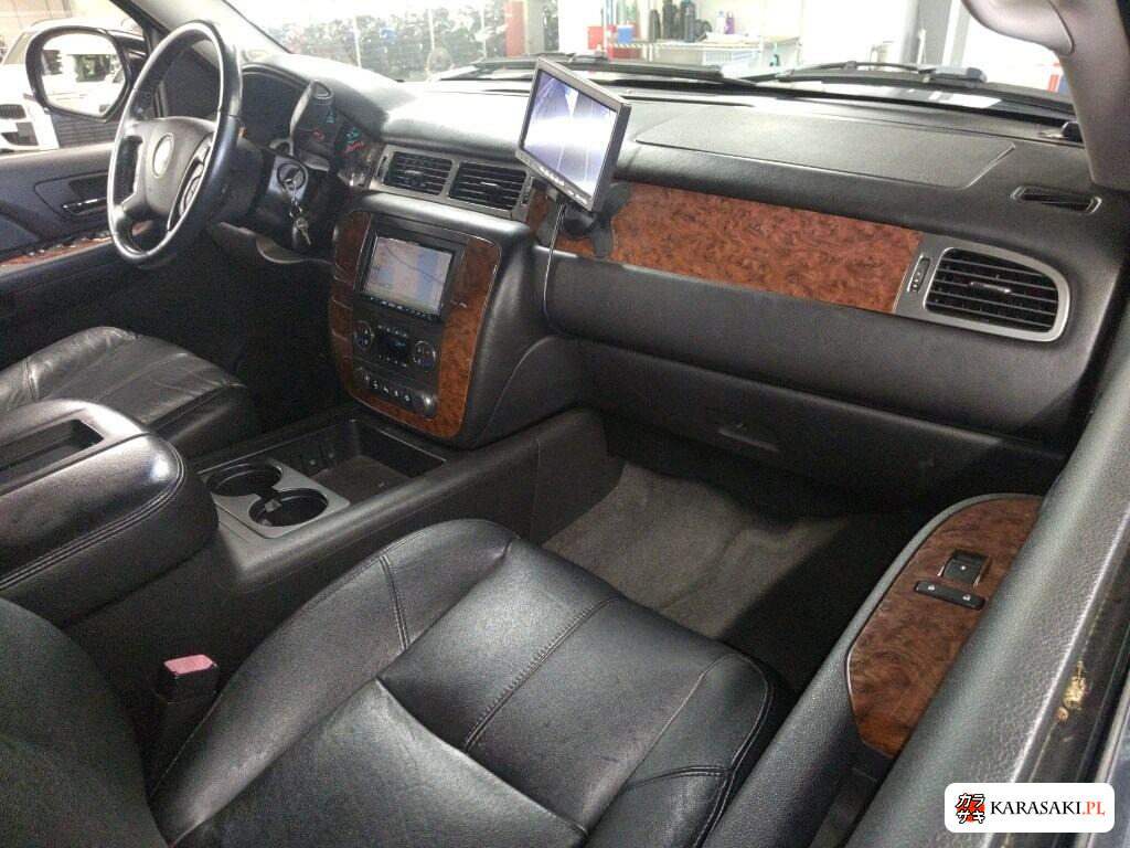 2013 Chevrolet Avalanche 4D 4WD LTZ 6