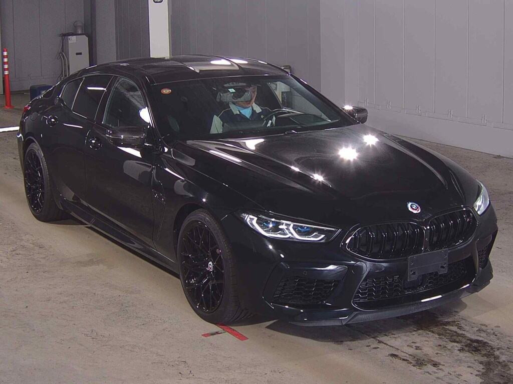 BMW M8 Gran Coupe 2023 z aukcji japońskiej
