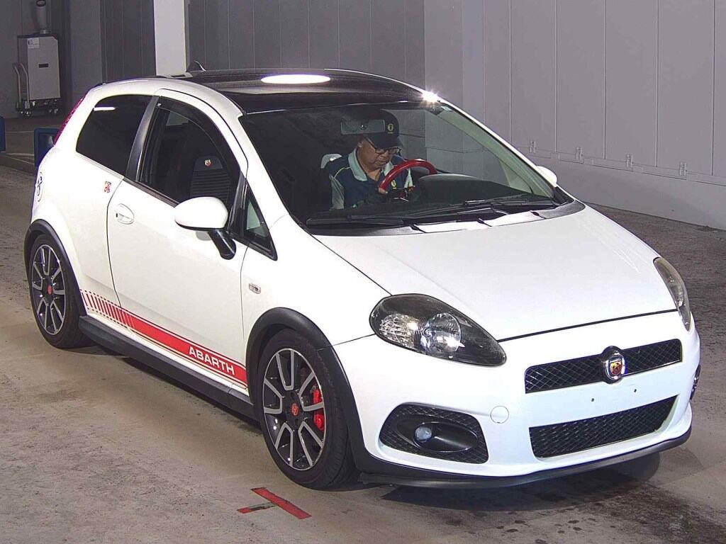Abarth Grande Punto 2009 z aukcji japońskiej