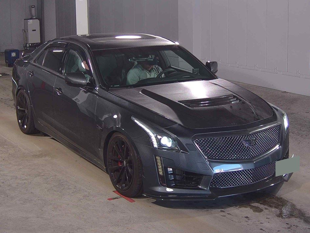 Cadillac CTS-V 2017 z aukcji japońskiej