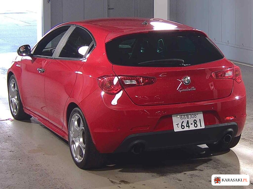 2015 Alfa Romeo Giulietta 5D Quadrifoglio Verde 2