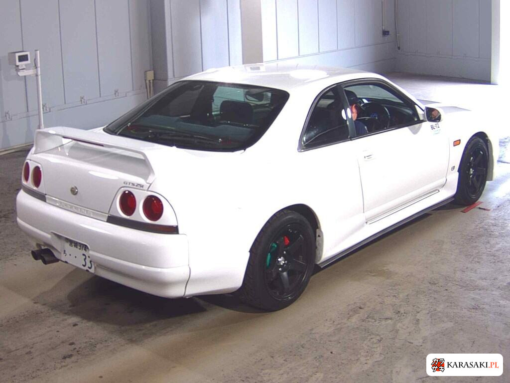 Nissan Skyline 1997 z aukcji japońskiej