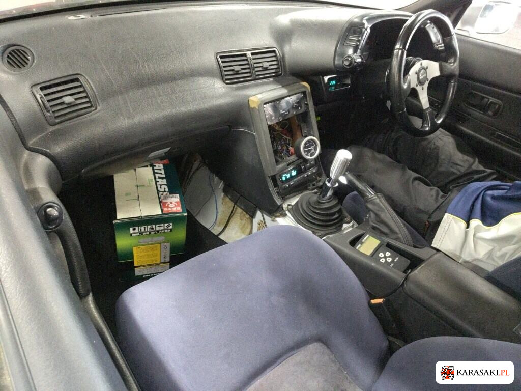 Nissan Skyline 1992 z aukcji japońskiej