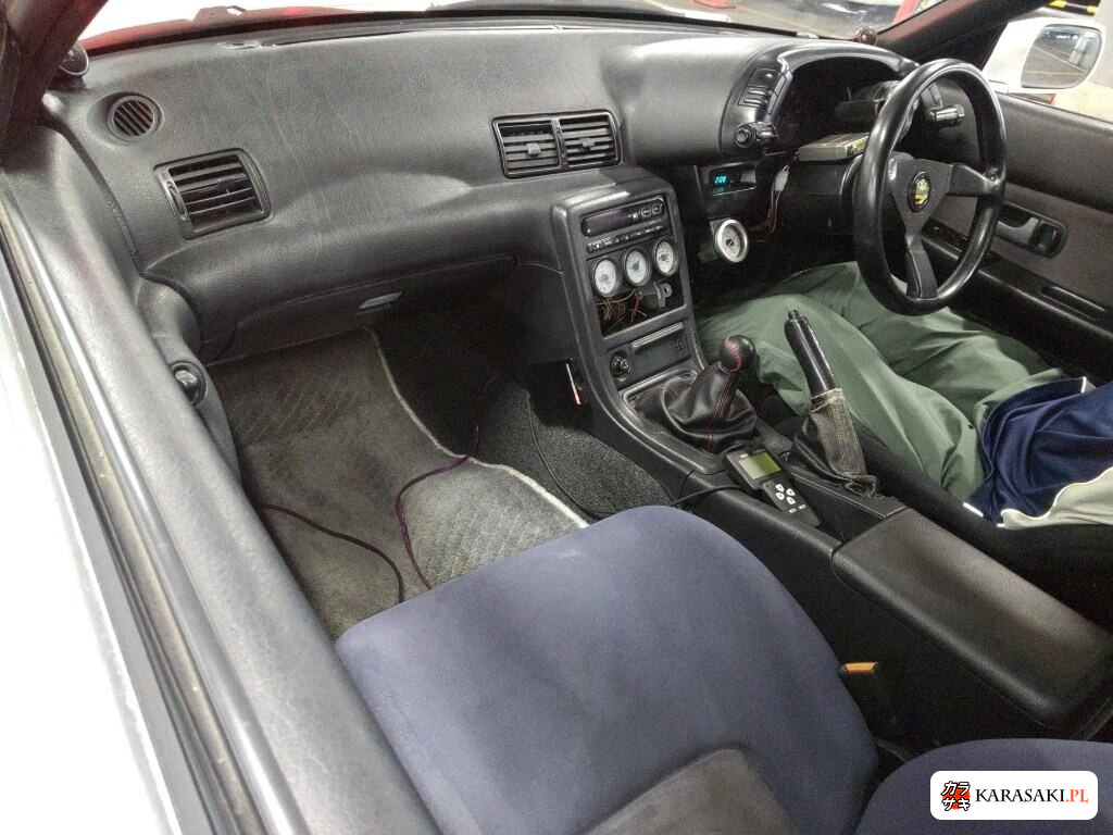 Nissan Skyline 1992 z aukcji japońskiej