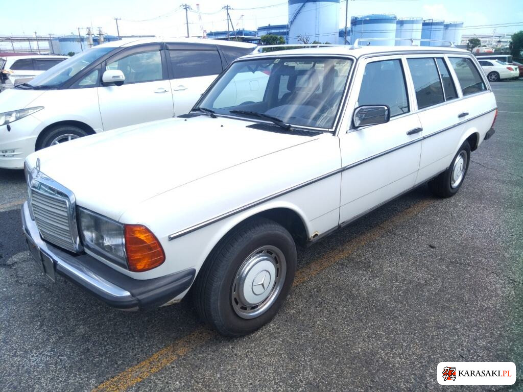 Mercedes Benz Medium Class 1984 z aukcji japońskiej