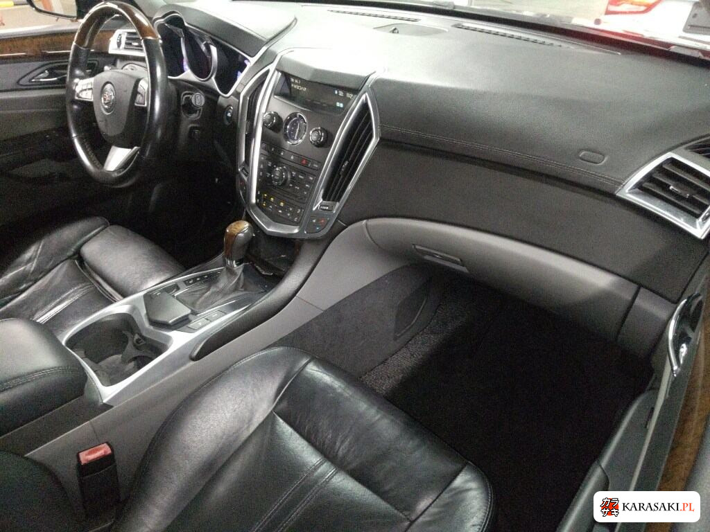 Cadillac SRX Crossover 2011 z aukcji japońskiej