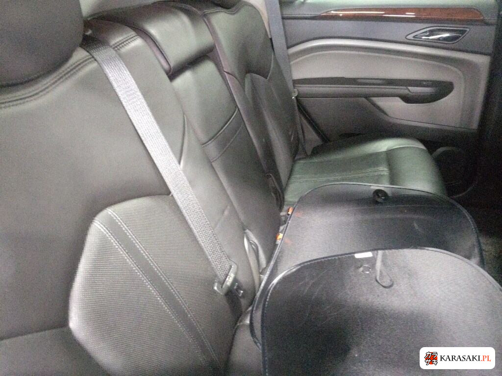 Cadillac SRX Crossover 2011 z aukcji japońskiej