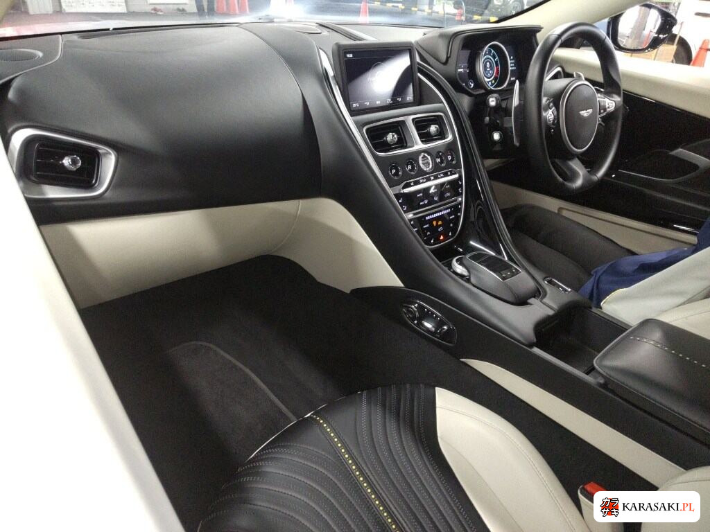 Aston Martin DB11 2017 z aukcji japońskiej