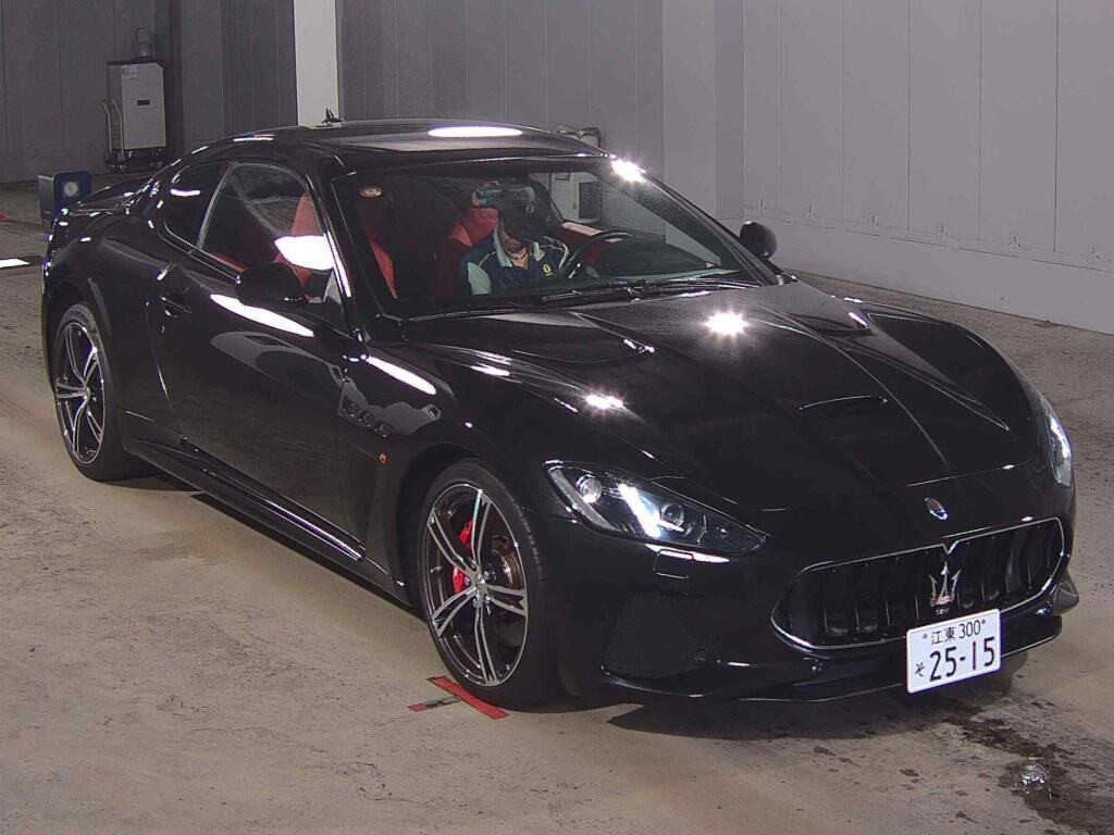 Maserati Granturismo 2018 z aukcji japońskiej