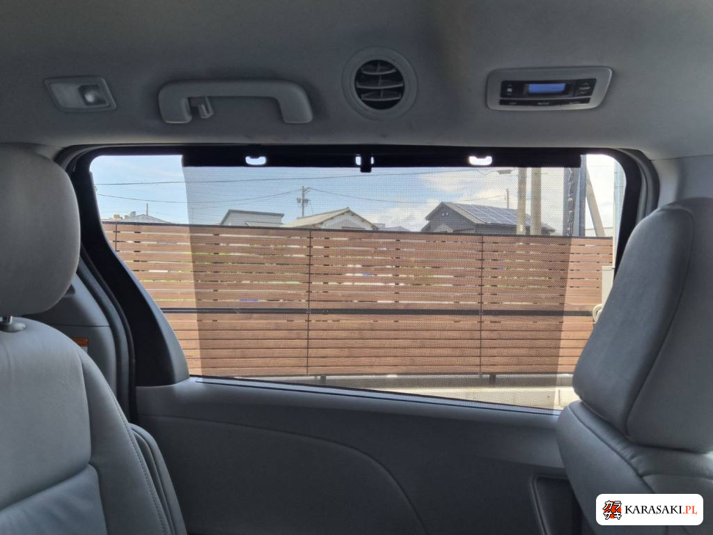 America Toyota Sienna 2019 z aukcji japońskiej