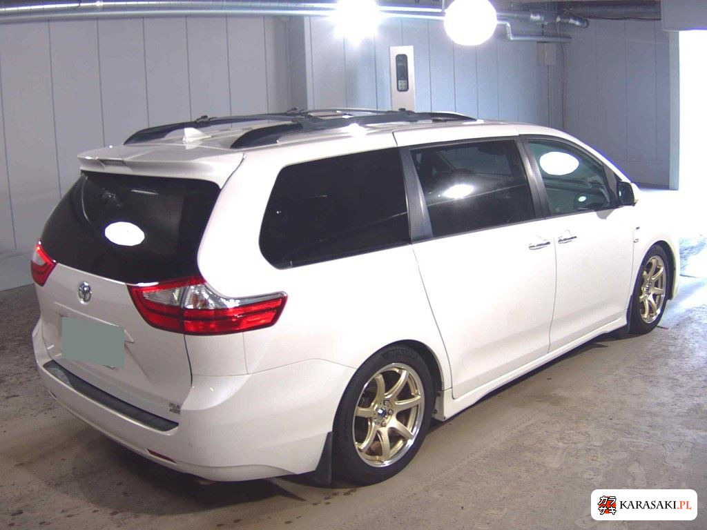 America Toyota Sienna 2019 z aukcji japońskiej