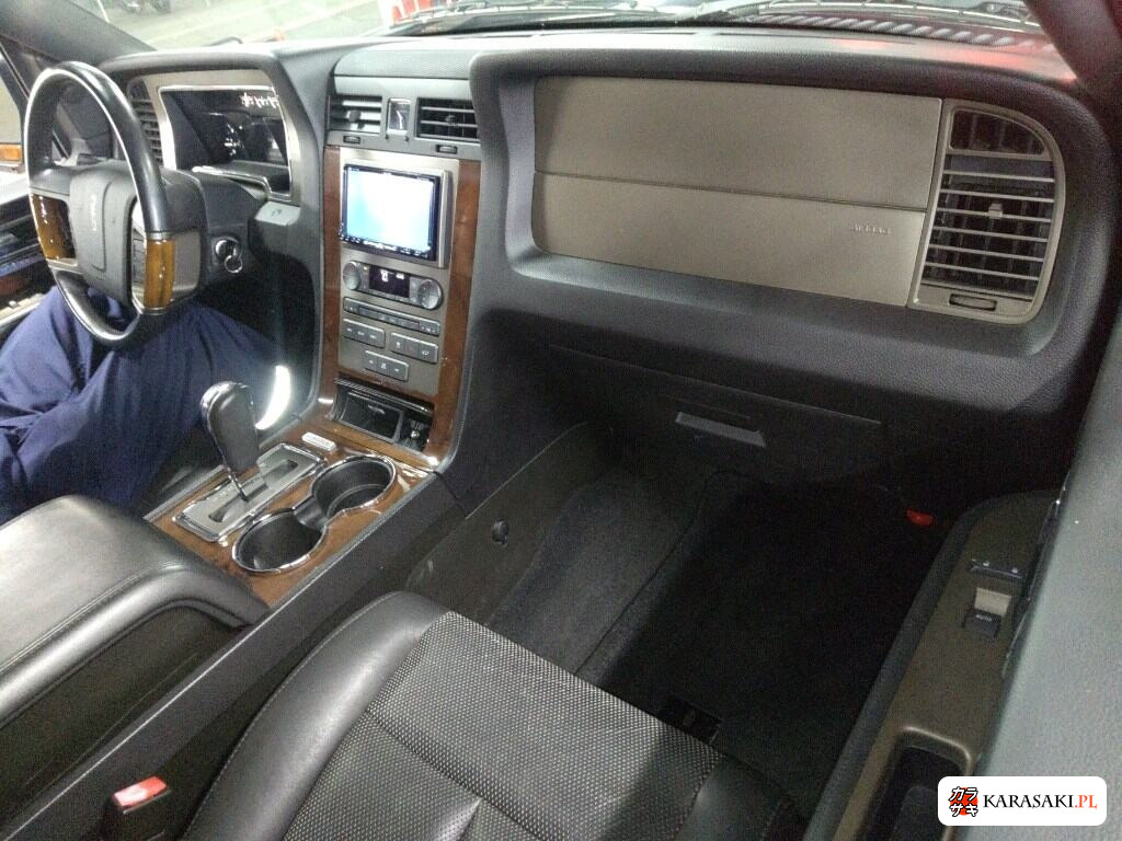 2013 Lincoln Navigator 4WD Base Grade 5