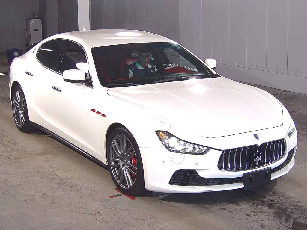 Maserati Ghibli 2014 z aukcji japońskiej