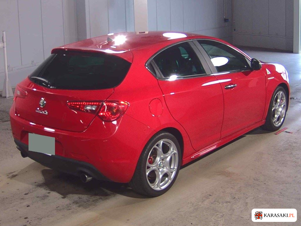 2015 Alfa Romeo Giulietta 5D Quadrifoglio Verde 4