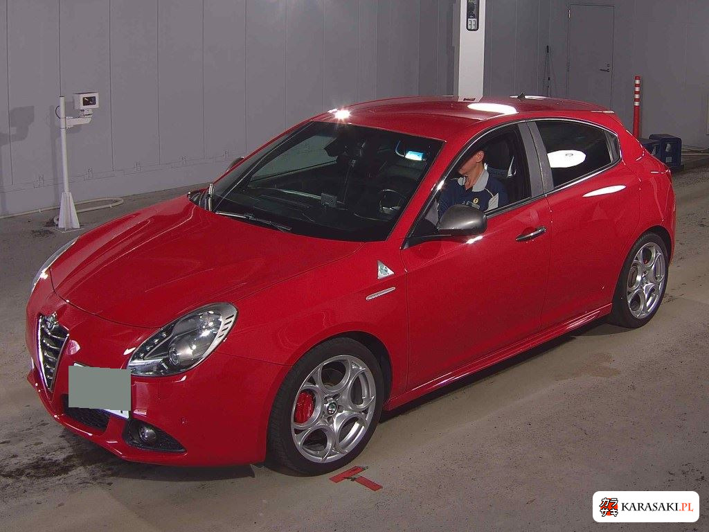 2015 Alfa Romeo Giulietta 5D Quadrifoglio Verde 3