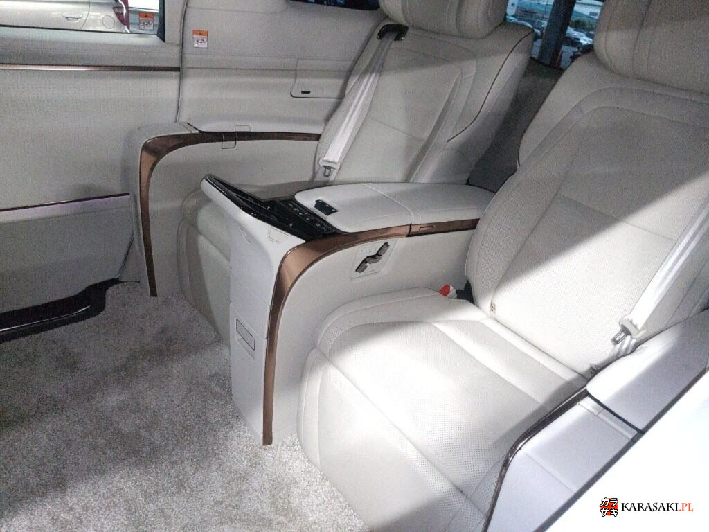 2024 Lexus LM 4WD LM500H Executive 6