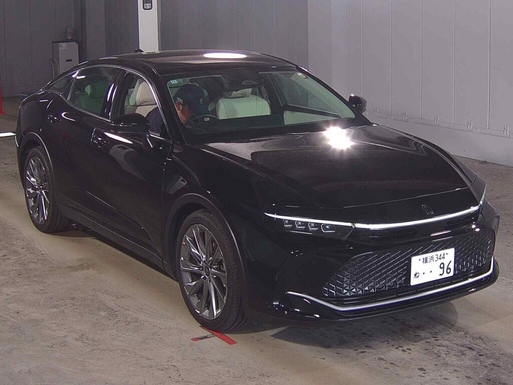 Toyota Crown Crossover 2022 z aukcji japońskiej
