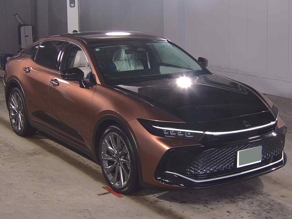 Toyota Crown Crossover 2023 z aukcji japońskiej