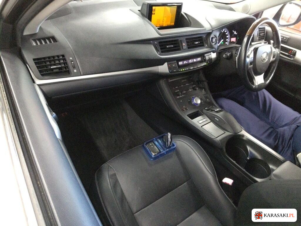 2011 Lexus CT CT200H Version L 5