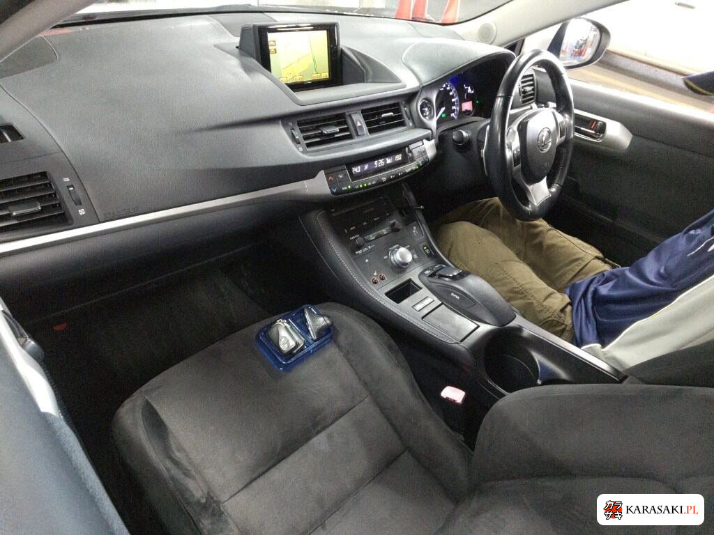 2011 Lexus CT CT200H 5