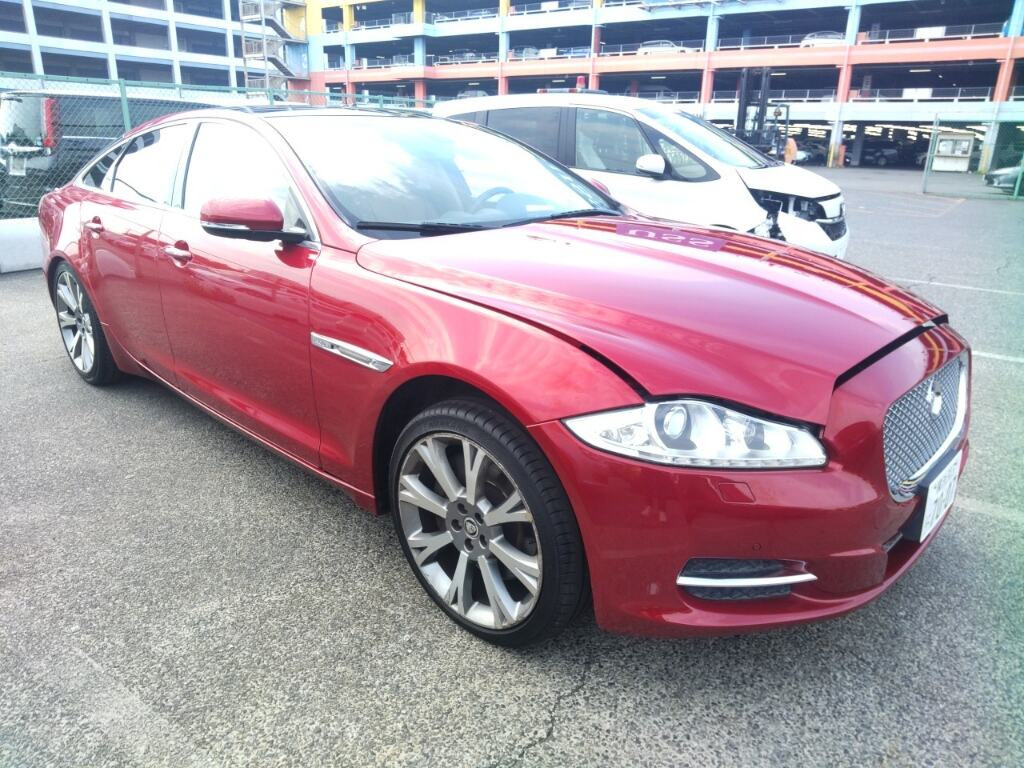 Jaguar XJ 2012 z aukcji japońskiej