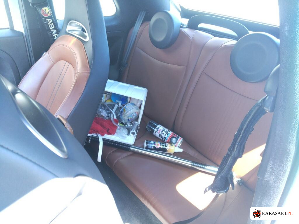 2011 Abarth 500C 6