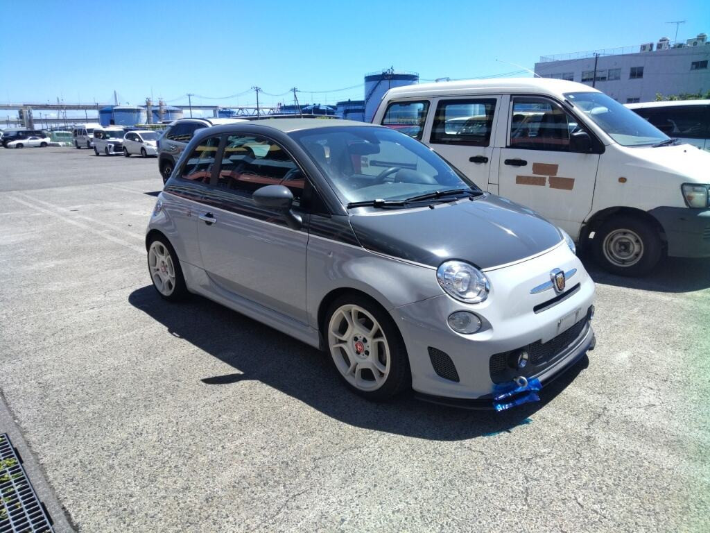Abarth 500C 2011 z aukcji japońskiej