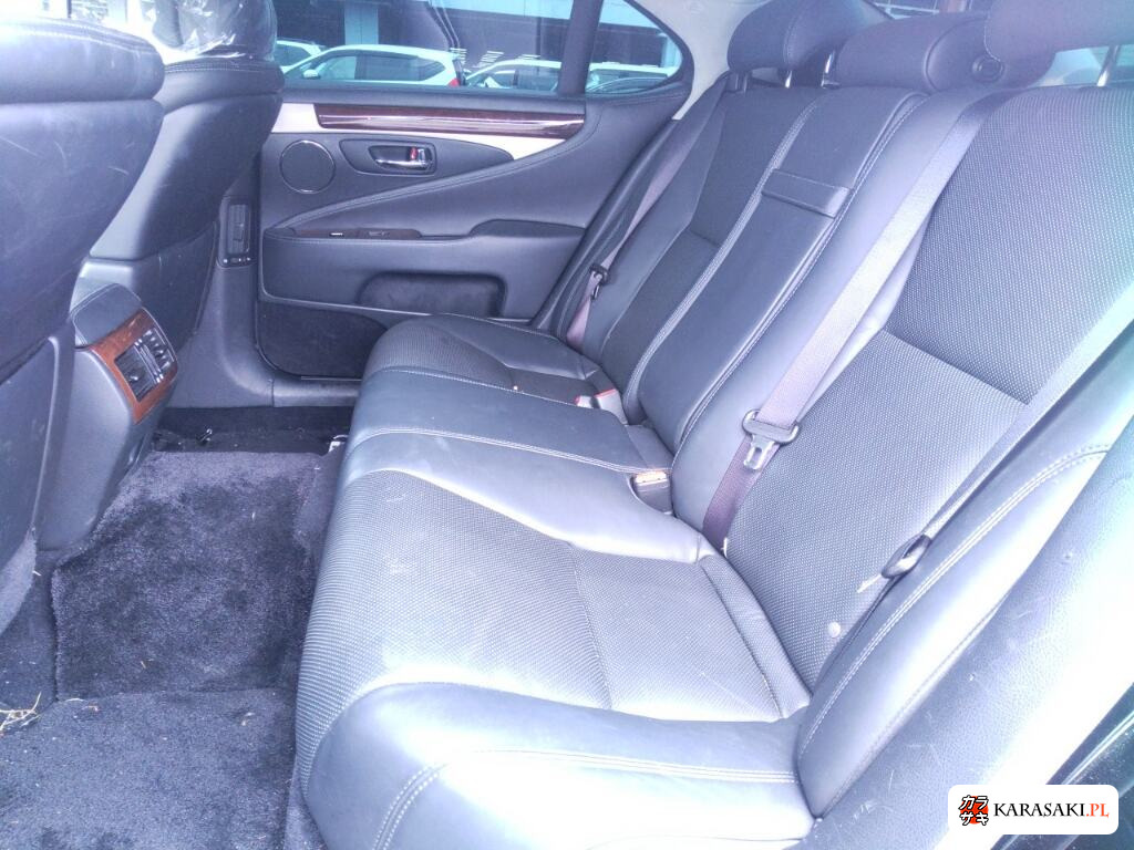 2013 Lexus LS 4WD LS600H Version C I Package 6