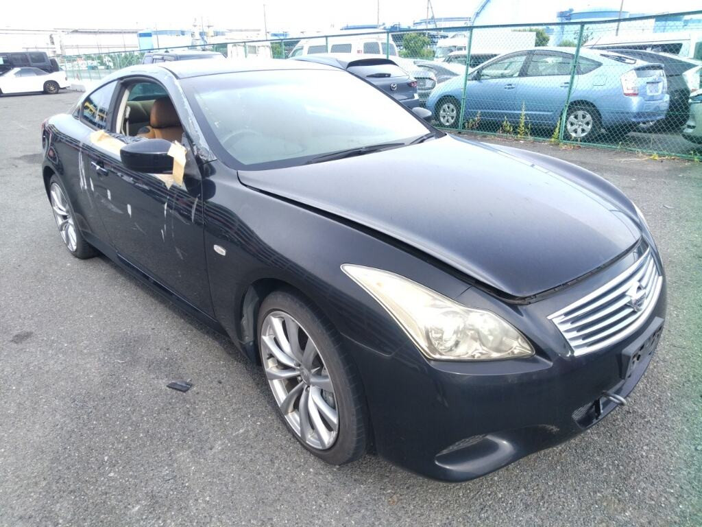 Nissan Skyline 2010 z aukcji japońskiej
