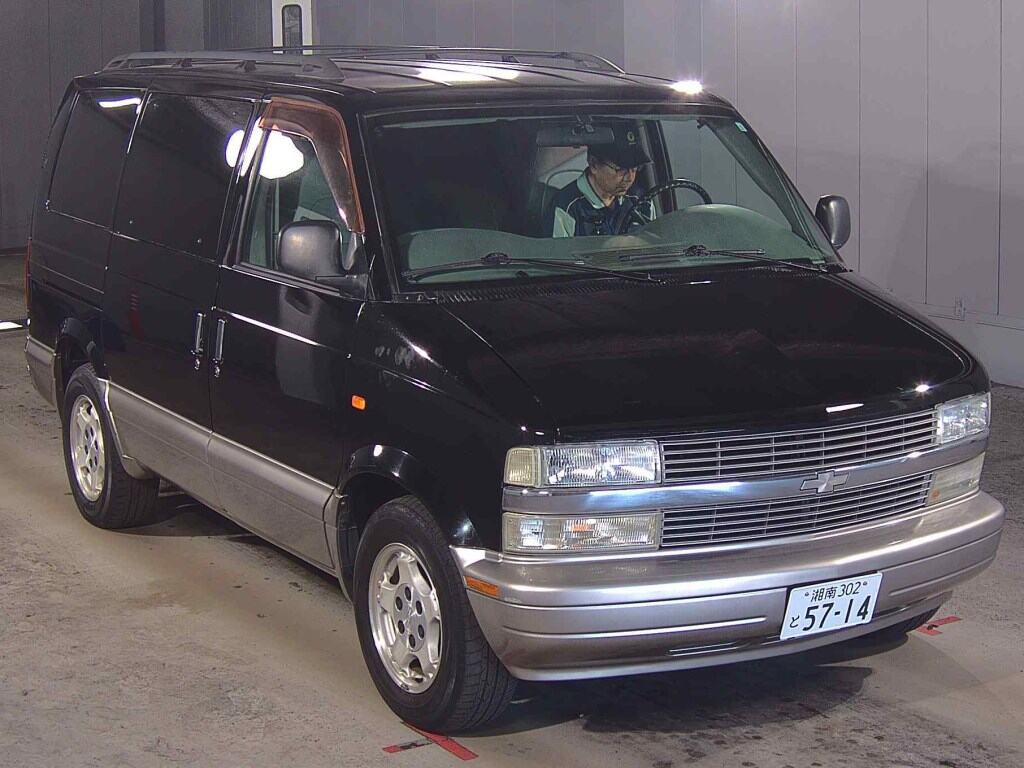 Chevrolet Astro 2005 z aukcji japońskiej