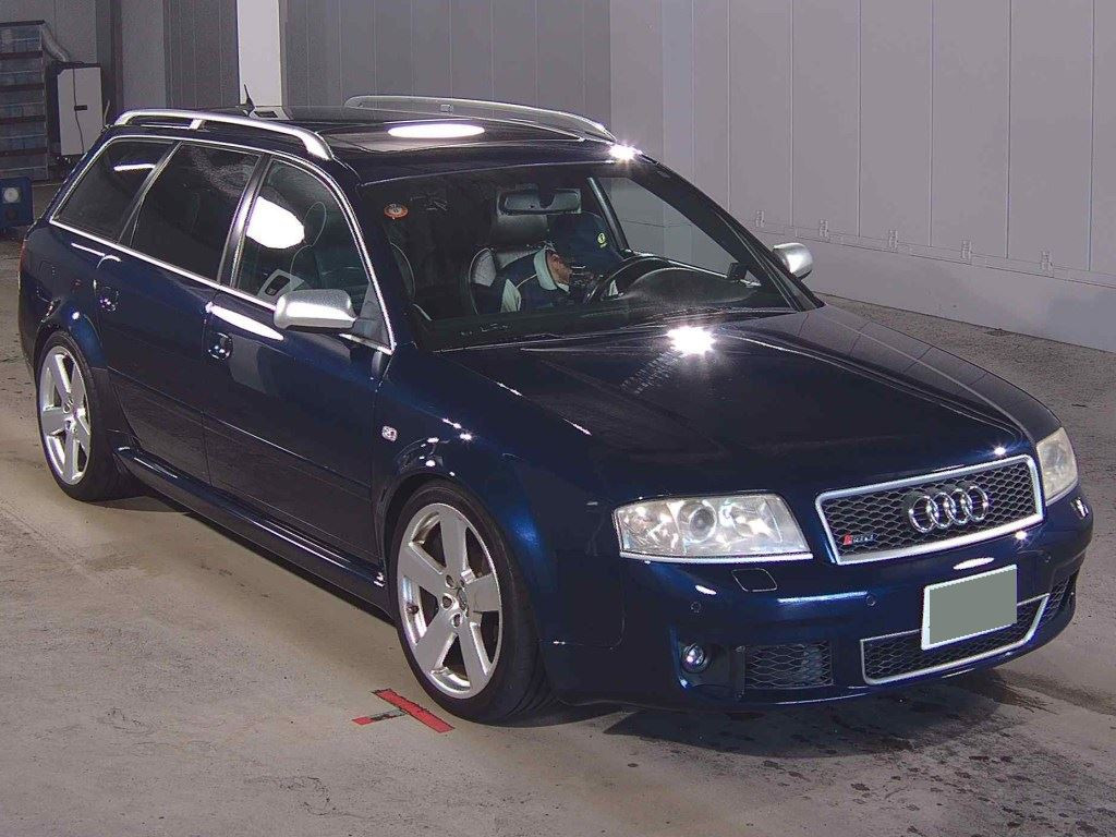 Audi RS6 2002 z aukcji japońskiej