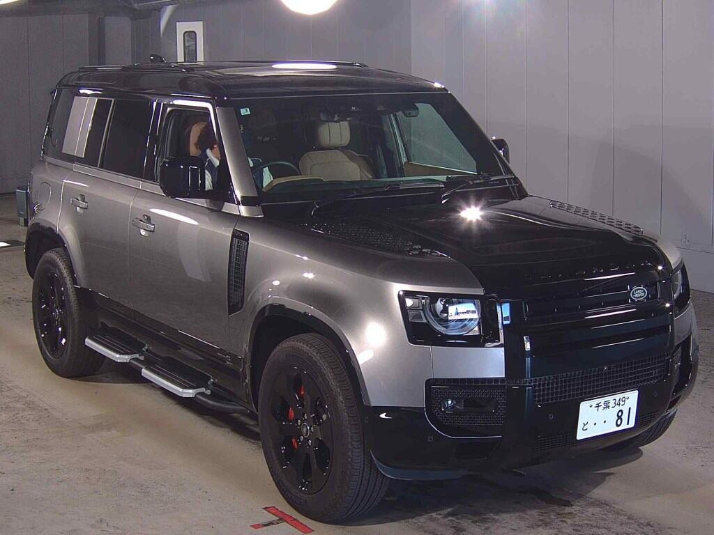 Land Rover Defender 2025 z aukcji japońskiej