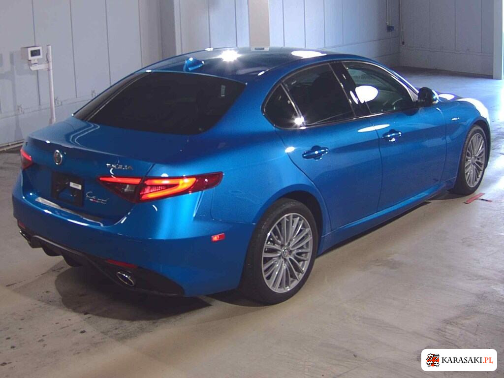 2018 Alfa Romeo Giulia 4D 4WD Veloce 4