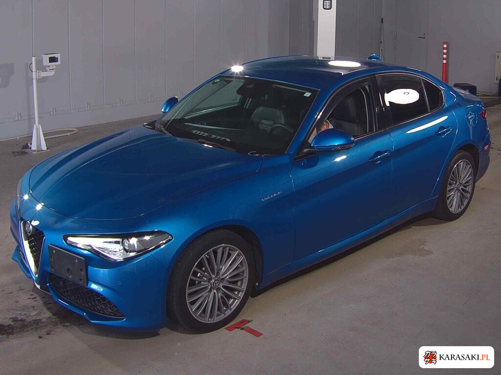 2018 Alfa Romeo Giulia 4D 4WD Veloce 3