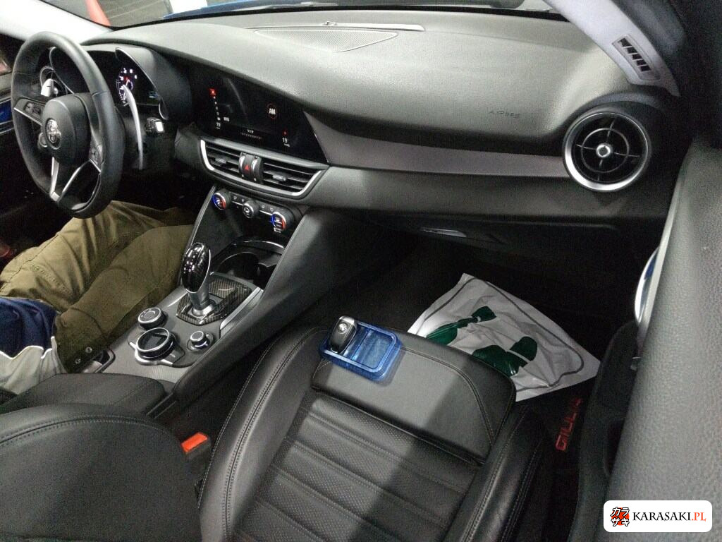 2018 Alfa Romeo Giulia 4D 4WD Veloce 5